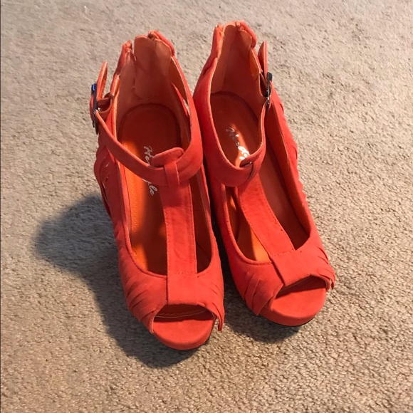 Wedge shoe - Picture 2 of 3